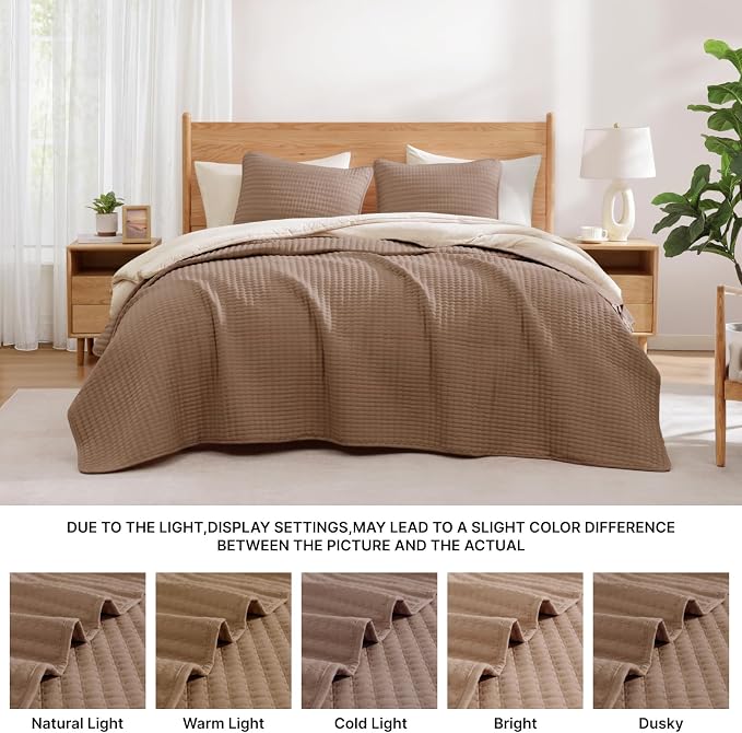 WRENSONGE Oversize Queen Quilt-3 Pieces Lightweight Bedspreads Light Brown Oversize Queen Size Quilt Bedding Set for All Seasons, Soft Summer Blanket with 2 Pillow Shams Suitable for Bed, Couch