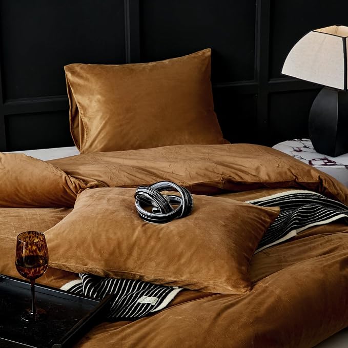 WARMDERN Camel Flannel Velvet Duvet Cover King Size Duvet Cover Bedding Sets, 3pcs Ultra Soft Luxury Textured Modern Crystal Velvet Duvet Covers with Zipper Closure(Camel, King)