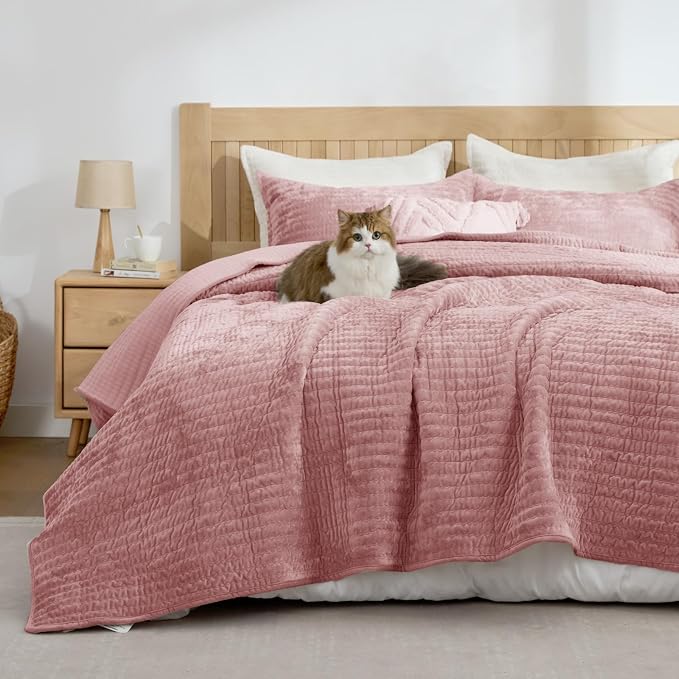BEDELITE Velvet Quilt Set King Size - Luxury Soft Velvet Comforter Bedding Set for All Season, Lightweight Quilted Channel Stitch Oversized Bedspread Coverlet with 2 Matching Shams, Rose Pink