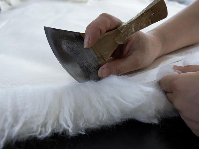 Sheepskin Rug, Fluffy Shaggy Area Rug, Super Soft 48‘’ x 72‘’ Sheepskin Rug, Decorative Rugs for Bedroom, Children's Room, Living Room (Pearly White, 48”×72”)