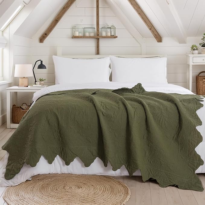 Brandream Olive Green Scalloped Quilt Cotton Quilted Throw Blanket for Bed Couch Daybed 47 X 60 Inch Decorative Throw Blankets