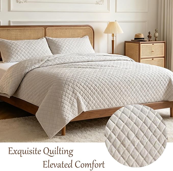 3-Piece Velvet Quilt Set King Size 98"x106" Bed Blanket Quilted Bedspread Soft Luxury Bedding with 2 Pillow Shams 20''x36'' for All-Season,White