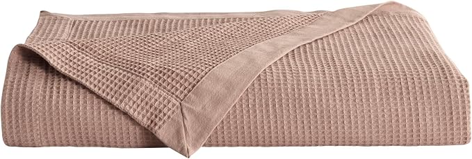 Great Bay Home 100% Cotton Blanket for Full/Queen Size Bed | Lightweight and Breathable Waffle Weave Blankets for Summer & Spring | Versatile, Layering Pink Bed Blanket, Redwood, 90x90 inches