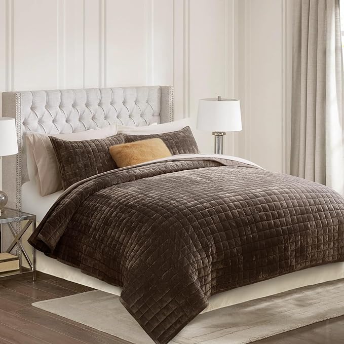 RECYCO Luxury Velvet Quilt Set, California King 118'' x 106'' Oversized Bedspread, Ultra Soft Velvet Comforter, Lightweight Box Stitch Bedding Sets for All Season, with 2 Shams, Walnut Brown
