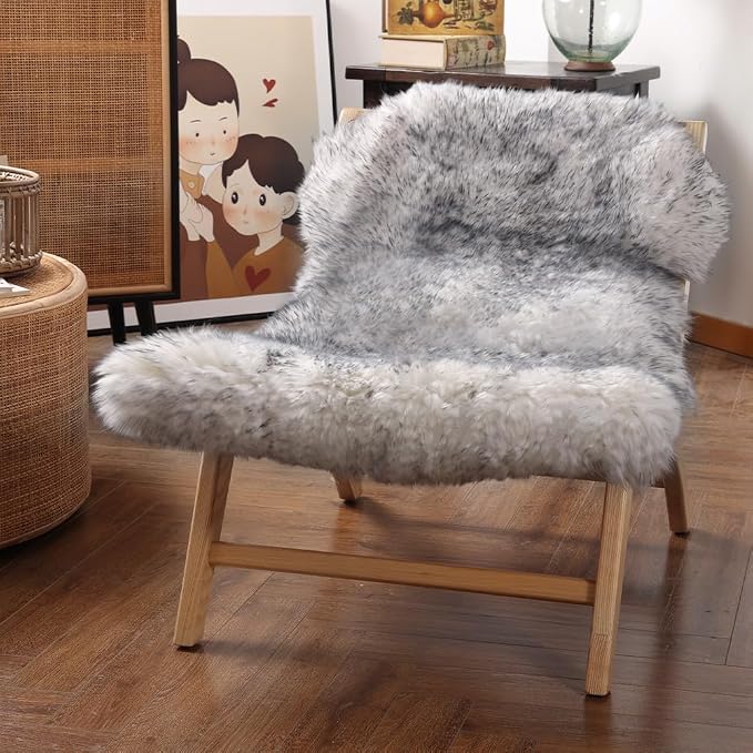 IRIWOOL Premium Genuine Fur Sheepskin Rug Real Australia Sheepskin Natural Luxury Fluffy Lambskin Fur Area Rug Seat Covers for Kids Bedroom Sofa Chair Cover (Gray Tip, Single Pelt/2ft x 3ft)
