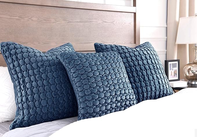 Throw Pillow Covers 18x18 Set of 2 Velvet Square Pillowcase Soft Skin-Friendly Thickened Decorative Farmhouse Cushion Covers Soft Bubble Texture for Couch Sofa Bedroom Living Room,Blue