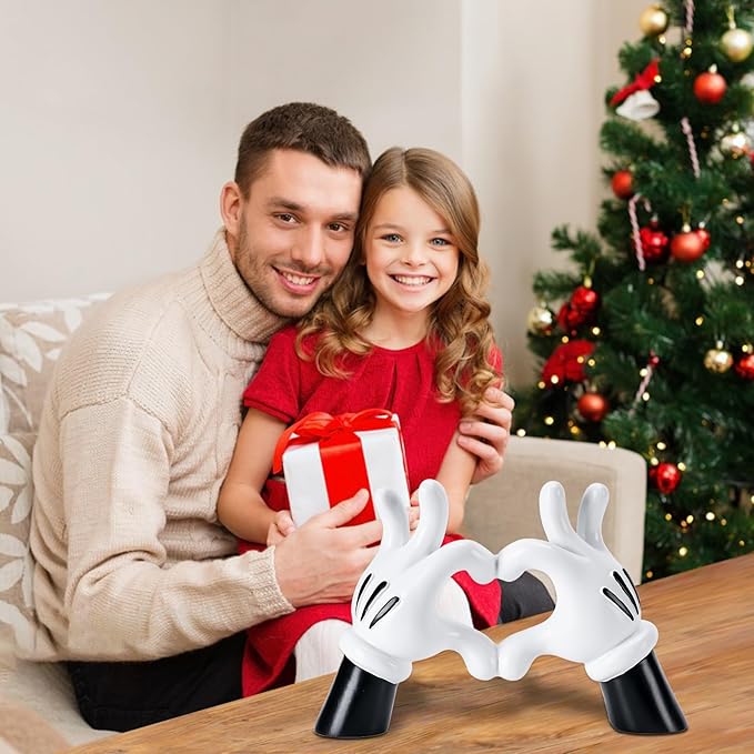 Cartoon Heart Hands Resin Statue Modern Home Decor Accents Love Finger Sculpture Room Decor Accessories Black White