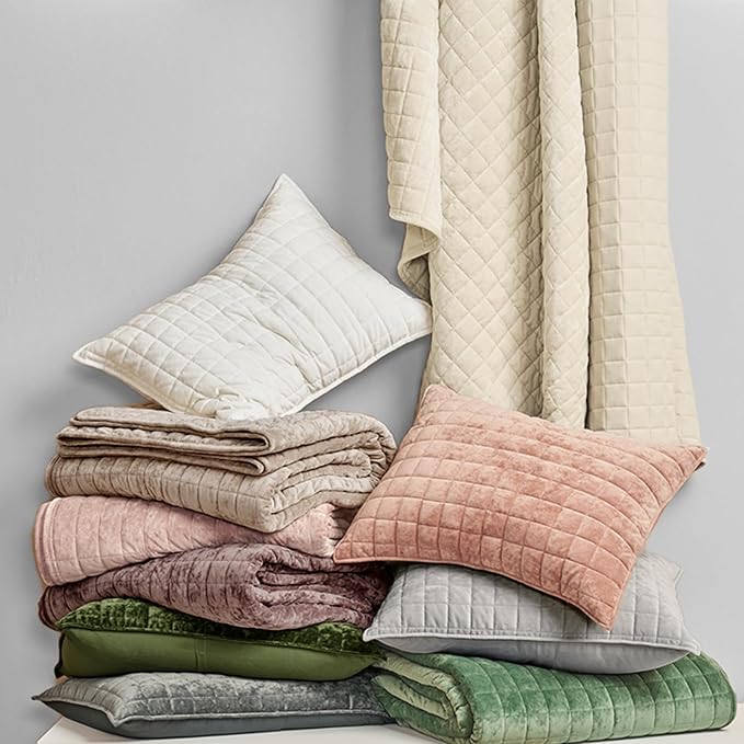 RECYCO Luxury Velvet Quilt Set King Size Bedding Sets, Ultra Soft Velvet Comforter Set, Lightweight Channel Box Stitch Oversized Bedspread Coverlet for All Season, with 2 Shams, Frost Gray