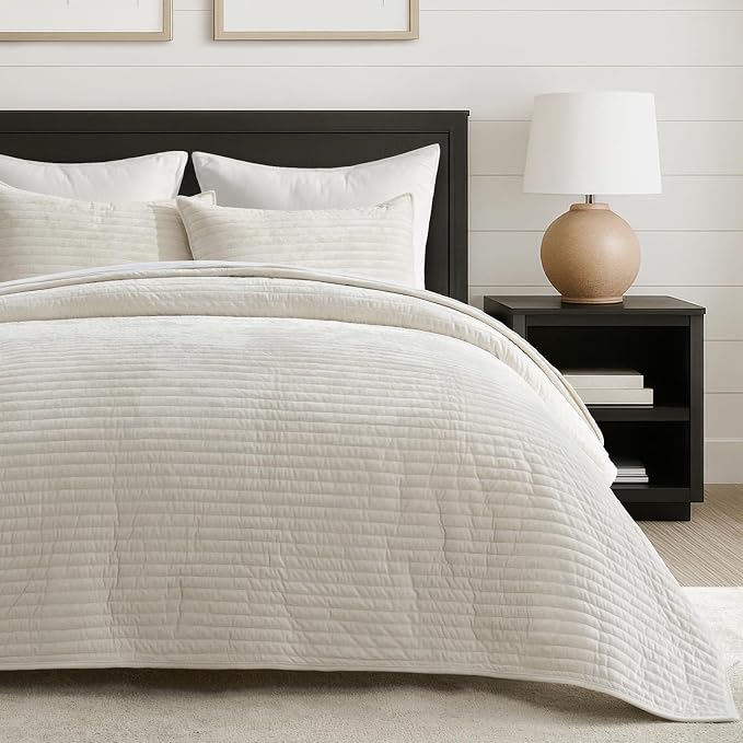 EverGrace Velvet Quilt Set King Size, Luxurious Soft Striped Channel Bedding Set, Lightweight Velvet Comforter for All Season, Oversized Bedspread Coverlet with 2 Matching Shams, Ivory White