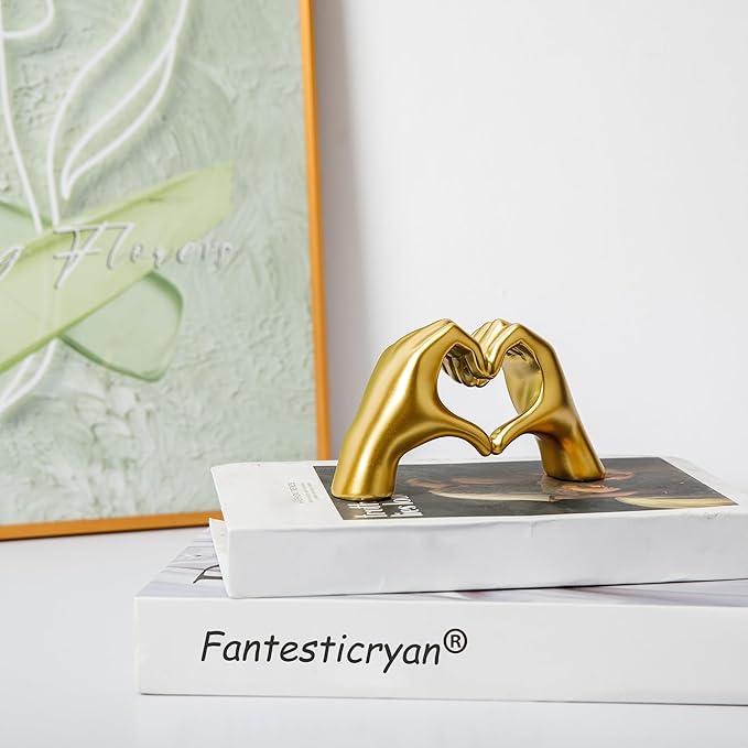 FANTESTICRYAN Small Heart Hands Statues Hand Love Sculpture Cute Decorative Home Decor Ornaments for Living Room, Wedding, Office Desktop, Cabinets, Bookshelf, Gift for Mom (Small Gold)