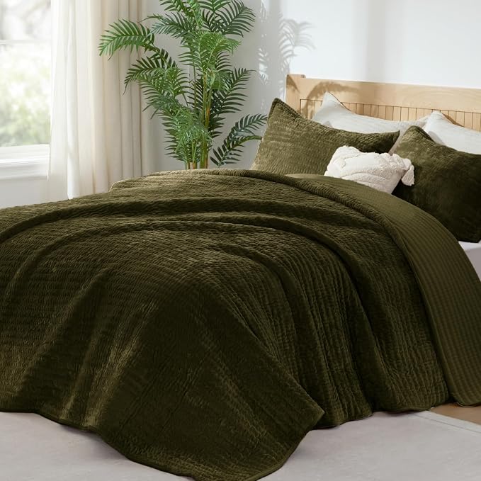BEDELITE Velvet Quilt Set King Size - Luxury Soft Velvet Comforter Bedding Set for All Season, Lightweight Quilted Channel Stitch Oversized Bedspread Coverlet with 2 Matching Shams, Olive Green
