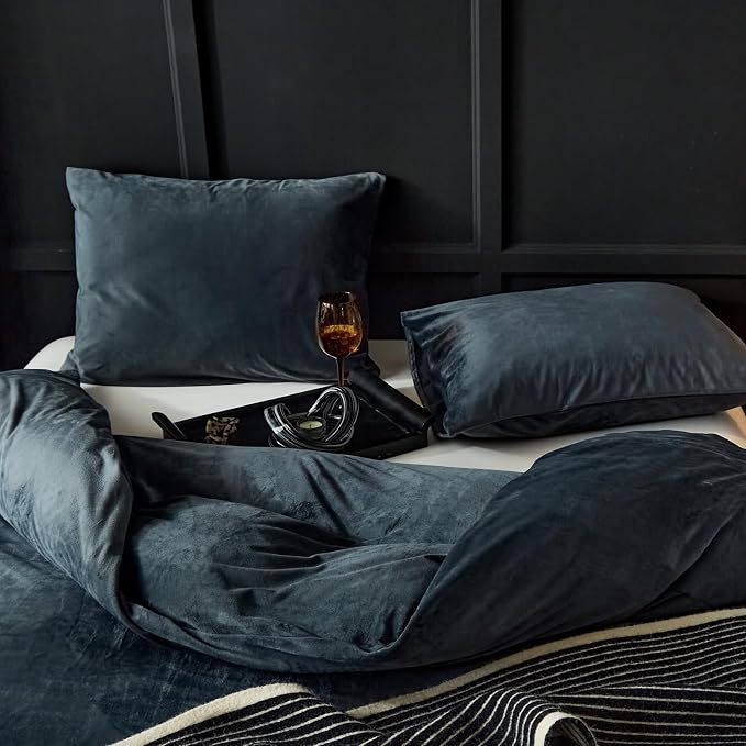 WARMDERN Dark Grey Flannel Velvet Duvet Cover King Size Duvet Cover Bedding Sets, 3pcs Ultra Soft Luxury Textured Modern Crystal Velvet Duvet Covers with Zipper Closure(Dark Grey, King)