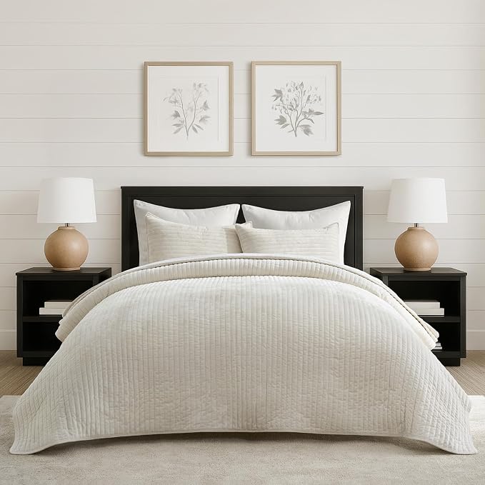 EverGrace Velvet Quilt Set Queen Size, Luxurious Soft Striped Channel Bedding Set, Lightweight Velvet Comforter for All Season, Oversized Bedspread Coverlet with 2 Matching Shams, Ivory White