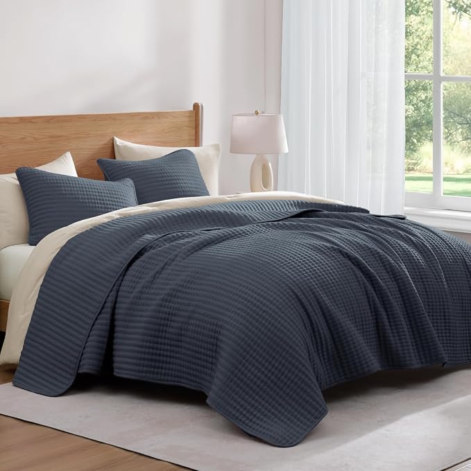 WRENSONGE Blue Grey California/Oversized King Size Quilt Bedding Set with 2 Pillow Shams -3 Pieces Lightweight Soft Bedspreads Coverlet for All Season
