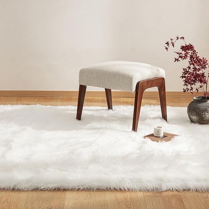Ashler Faux Fur Rug, Fluffy Shaggy Area Rug Ultra Soft 6 x 9 Feet Rectangle Fur Rug White Fuzzy Rug Machine Washable Shag Rug, Nursery Decor Throw Rugs for Bedroom, Kids Room, Living Room