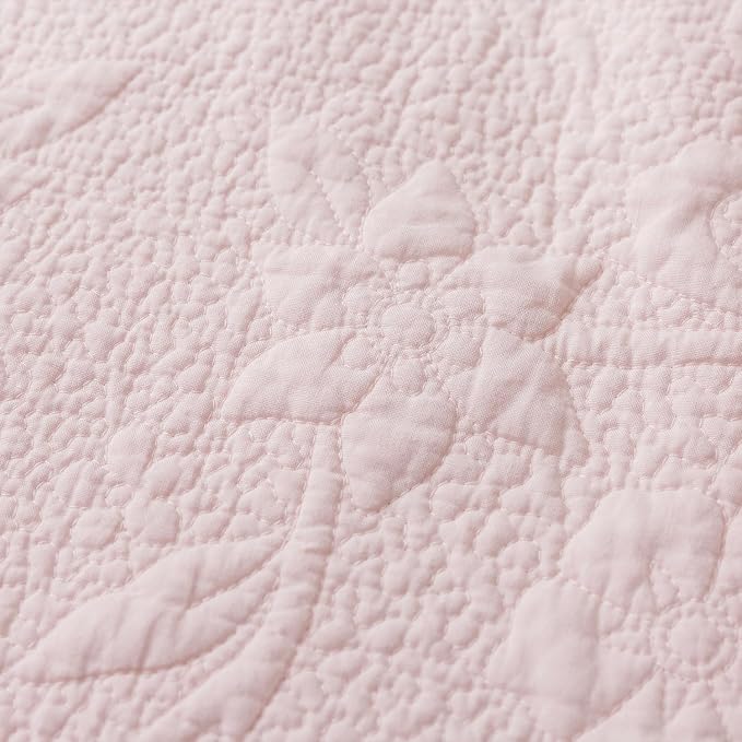 Brandream Pink Scalloped Edge Quilt Cotton Quilted Throw Blanket for Bed Couch Daybed 47 X 60 Inch Decorative Throw Blankets
