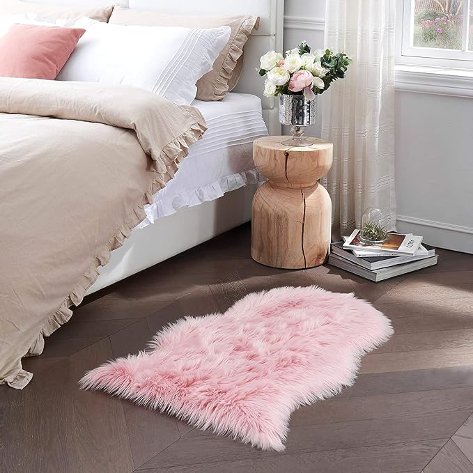 Small Faux Fur Rug, 2x4 ft Ultra Soft Sheepskin Rugs Chair Sofa Cover Seat Pad, Pink Fluffy Shag Rug for Bedroom Nursery Kids Room, Luxury Shaggy Rug Fuzzy Plush Floor Carpets, Cute Dorm Home Decor