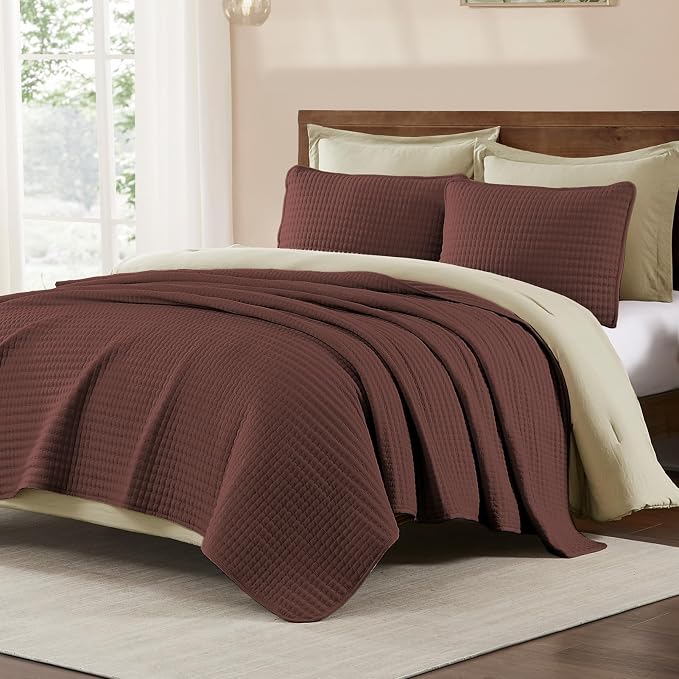 WRENSONGE Queen Quilt-3 Pieces Lightweight Burgundy Red Bedspreads Queen Size Quilt Bedding Set for All Seasons, Soft Summer Coverlet with 2 Pillow Shams Suitable for Bed & Couch