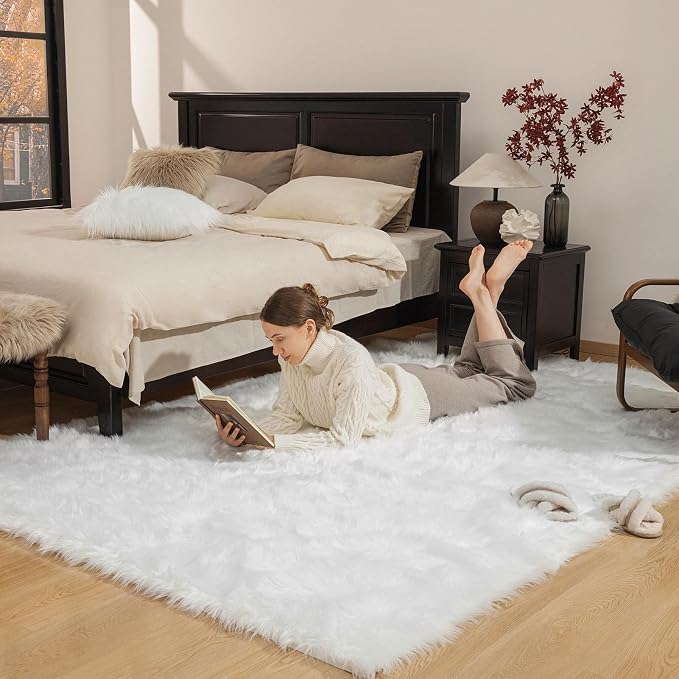 Ashler Faux Fur Rug, Fluffy Shaggy Area Rug Ultra Soft 4 x 4 Feet Square Fur Rug White Fuzzy Rug Machine Washable Shag Rug, Nursery Decor Throw Rugs for Bedroom, Kids Room, Living Room
