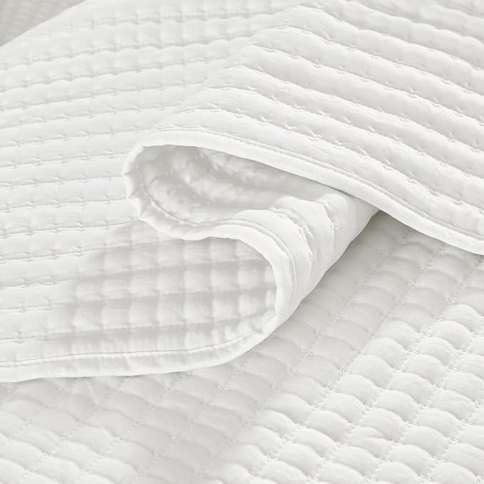 WRENSONGE White Quilt Set Queen Size-3 Pieces Lightweight Bedspreads Summer Coverlet for All Season, Soft Quilt Bedding Set with 2 Pillow Shams Suitable for Bed & Couch