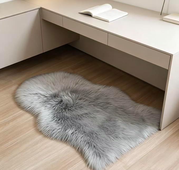 Faux Fur Rug 2 x 3 ft Sheepskin Shaggy Fuzzy Grey Area Rug Super Soft Fluffy Plush Carpet for Bedroom Living Room Sofa Floor Kids Room Bedside