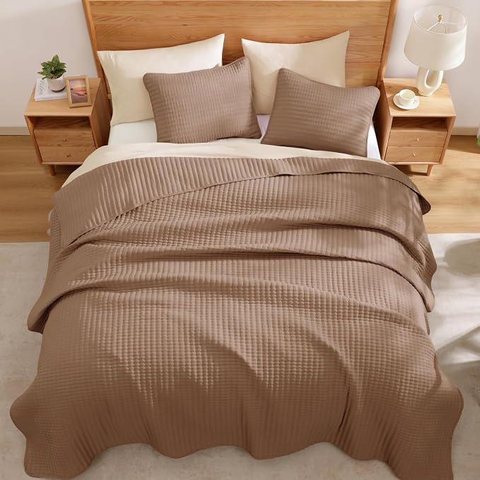 WRENSONGE Light Brown California/Oversized King Size Quilt Bedding Set with 2 Pillow Shams -3 Pieces Lightweight Soft Bedspreads Coverlet for All Season