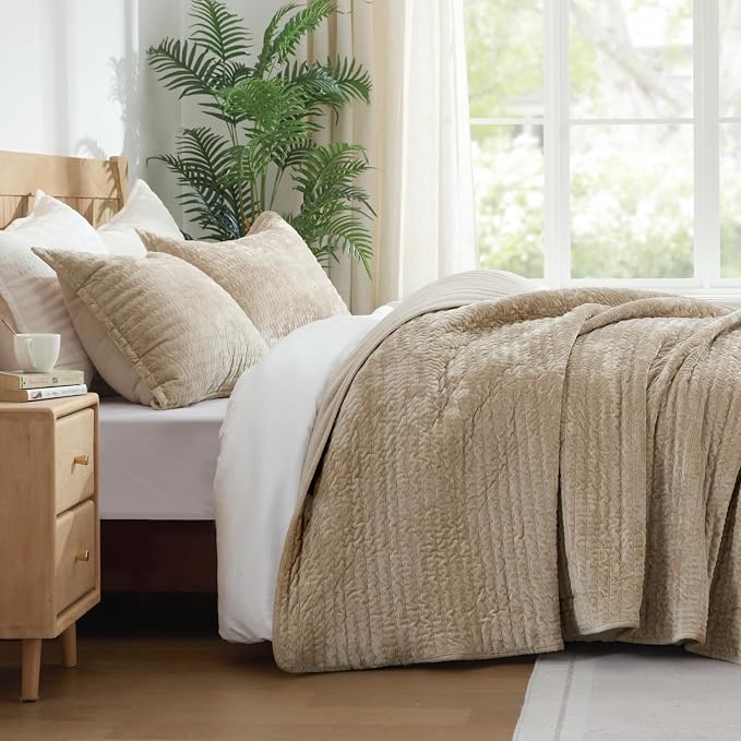 BEDELITE Velvet Quilt Set King Size - Luxury Soft Velvet Comforter Bedding Set for All Season, Lightweight Quilted Channel Stitch Oversized Bedspread Coverlet with 2 Matching Shams, Taupe