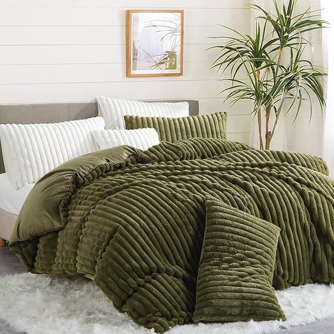 Nayoroom Fluffy Faux Fur Duvet Cover Queen Size Velvet Flannel Olive Green Striped Reversible Comforter Cover Winter Warm 3 Pcs Luxury Soft Shaggy Plush Fuzzy Bedding Set with Zipper Closure