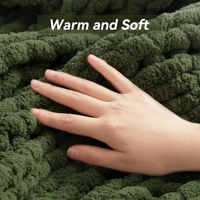 Negwoo Chunky Knit Throw Blanket, 30''*40'' Knitted Throw Chenille Yarn for Bed Couch, Handmade Green Crochet Big Thick Blanket, Machine Washable Cute Comfy Blanket for Home Decor
