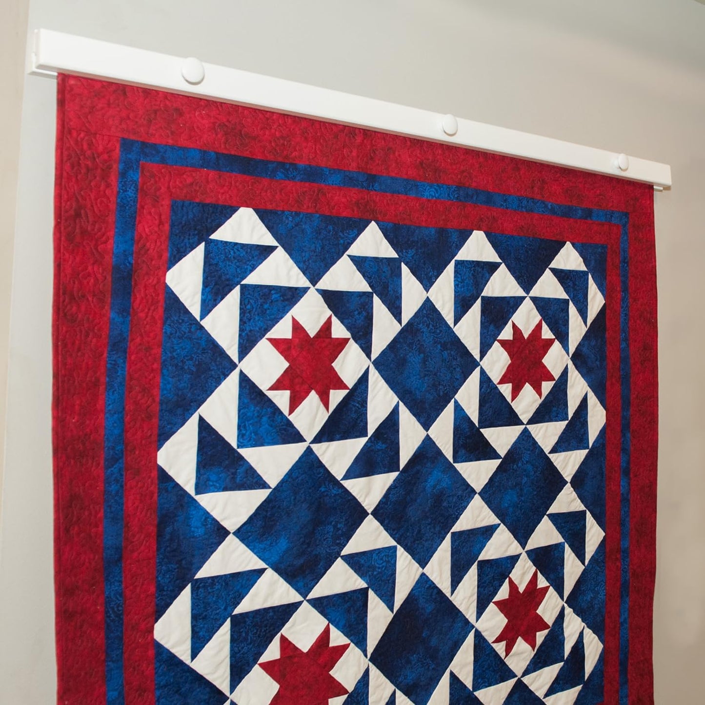 RRD Amish Made Wooden Quilt Rack Wall Mount - Rustic Tapestry Hangers for Rugs, Tapestries & Quilts - Maple Wood, White Paint, 30' Long