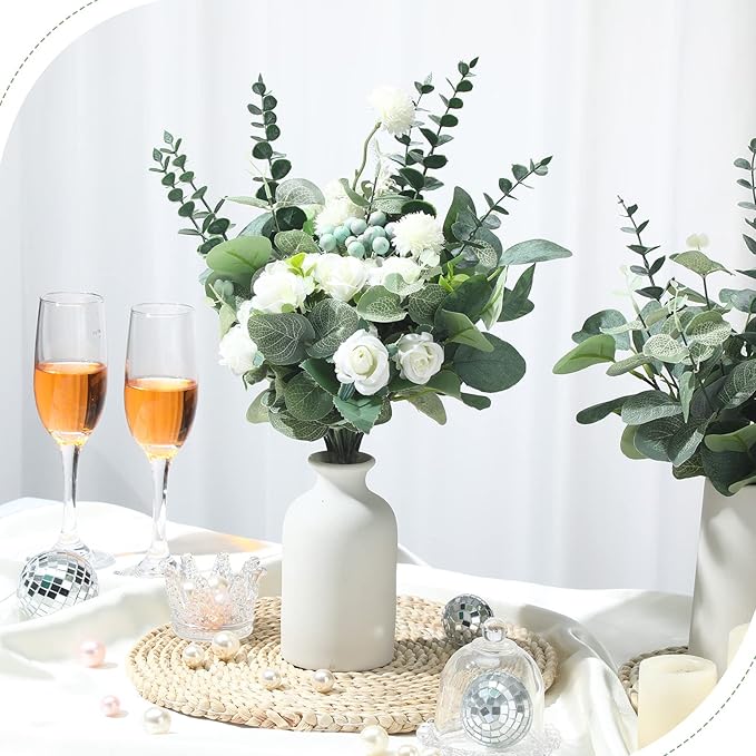 Giegxin 600 Pcs 3 Kinds Mixed Artificial Eucalyptus Leaves Stems Bulk Silver Dollar Leaves Picks Dried Eucalyptus Bundle Faux Spray for Wedding Vase Bouquet Floral Arrangement (Green)