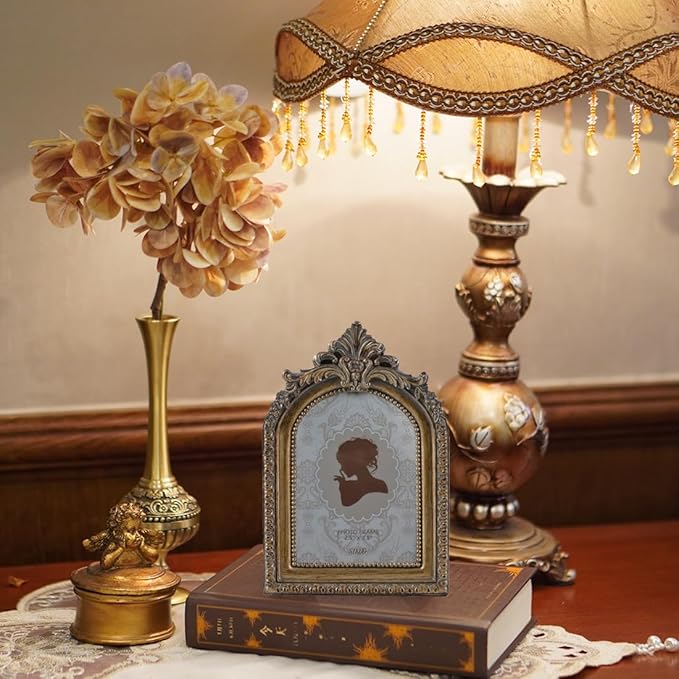 SIKOO Vintage Mini 2.5 × 3.5 Picture Frame Antique Small Ornate Table Top Wall Mounting Photo Frame with High Definition Glass Front for Home Decor, Photo Gallery, Art,Bronze Gold (2.5x3.5)