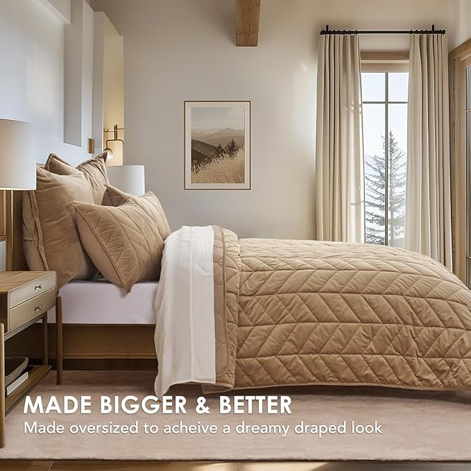 EverGrace 3 Pieces Luxurious Queen Velvet Quilts, Ultra Soft Lightweight Velvet Comforter Set, Matelasse Oversized Diamond Bedspread Coverlet for All Season with 2 Shams, Khaki Tan, 92"x96"