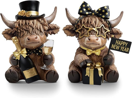 Karenhi 2 Pcs 2026 New Year Highland Cow Figurines, Happy New Year Cow Gnomes with Champagne and Gift Box, Resin Statue Calf Lovers Gifts Cute Yak Home Collectibles for Holiday Decor