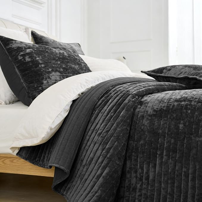 Luxury Velvet California King 106x118 in Quilt Set 3 Piece Quilted Bedspread with 2Pillow Shams(20x36) Ultra Soft Coverlet All Season Bedding for Farmhouse Modern Bedroom Sofa,Black