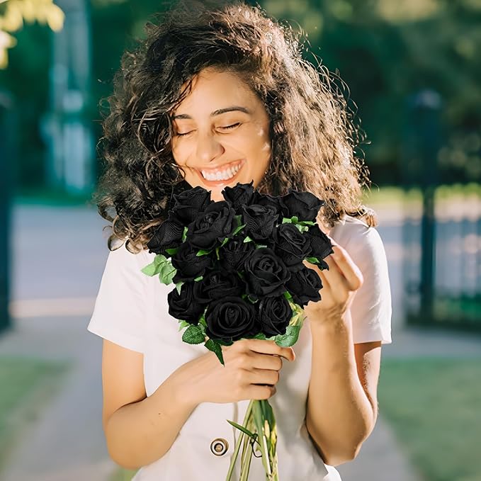 Waipfaru 50 Pcs Black Roses, Fake Roses Artificial Velet Flowers for Valentines Mothers Day Wedding Centerpieces Decor (Black)