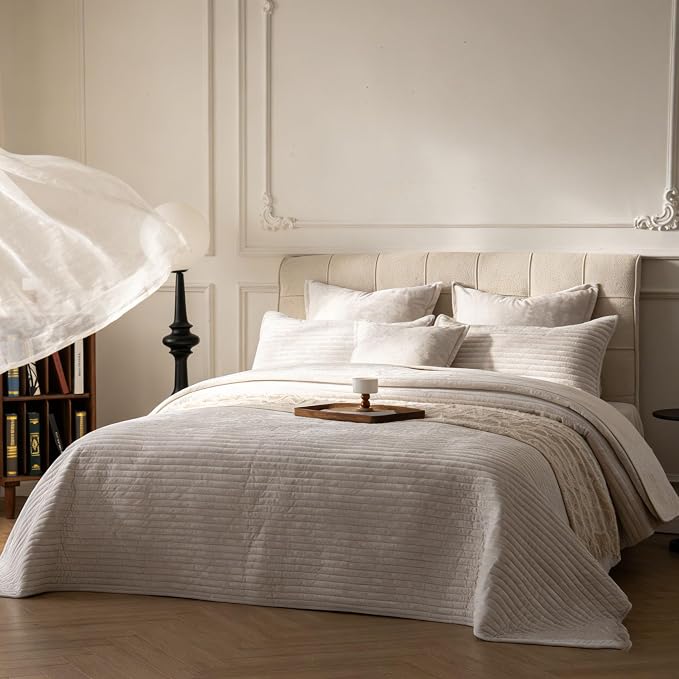 Luxury Velvet Oversized King 120x128 in Quilt Set 3 Piece Quilted Bedspread with 2Pillow Shams(20x36) Ultra Soft Coverlet All Season Bedding for Farmhouse Modern Bedroom Sofa,Cream