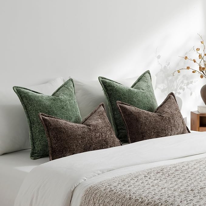 DEZENE Pack of 2 Forest Green Christmas Decorative Throw Pillow Covers 22x22 Cozy Soft Chenille Accent Vintage Square Couch Pillow Covers for Home Decor Bed Sofa Living Room