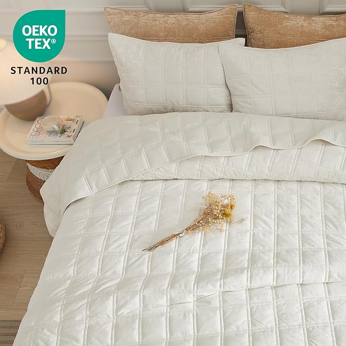 Velvet Quilt King Size Comforter Set - Luxury Soft Velvet Bedding Set for All Season, Bedspread Coverlet King Quilt with 2 Pillow Shams, Cream White, Checkered