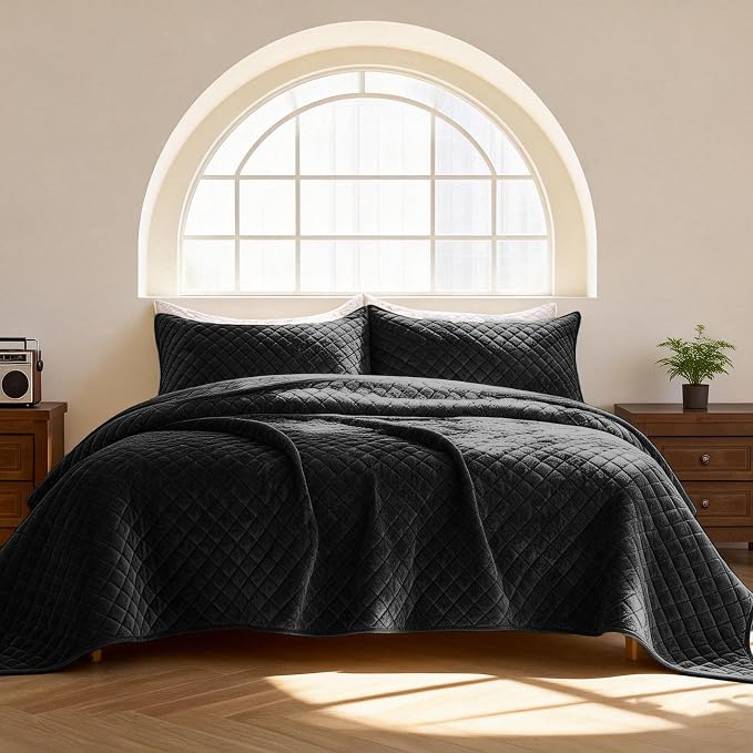 3-Piece Velvet Quilt Set California King Size 106"x118" Bed Blanket Quilted Bedspread Soft Luxury Bedding with 2 Pillow Shams 20''x36'' for All-Season,Black