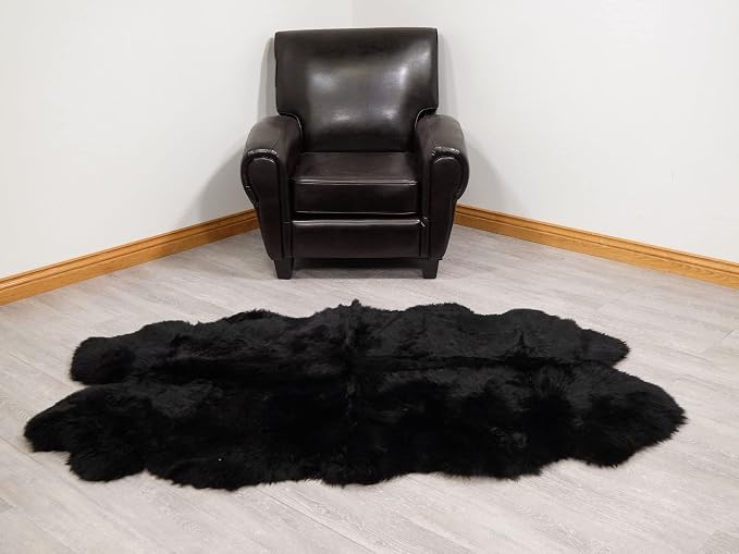 HUAHOO Premium Genuine Sheepskin Rug Black Real Australia Sheepskin Natural Luxury Fluffy Lambskin Fur Area Rug Seat Covers for Kids Bedroom Sofa Chair Cover Pets Dogs Mat Quarto Pelt/4' x 6' Black