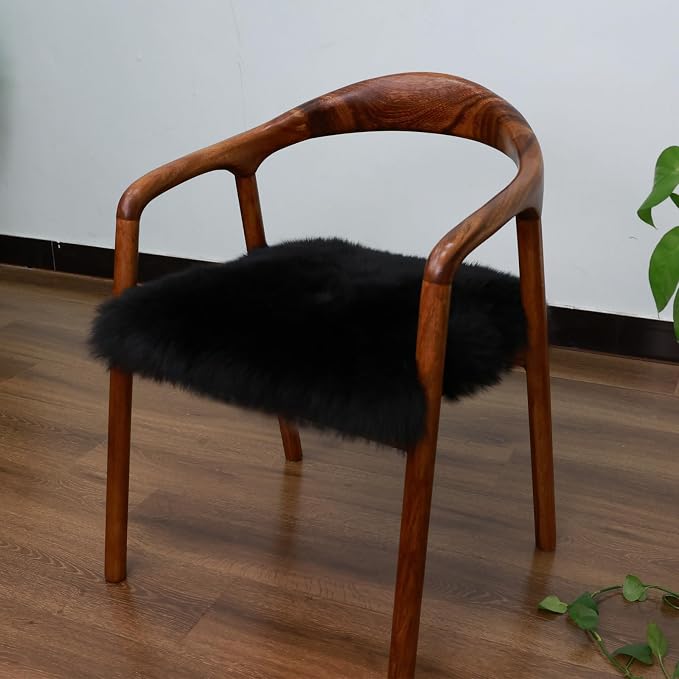 Genuine Sheepskin Chair Cushion Non-Slip Comfortable Natural Sheepskin Pad Carpet Suitable for Home Sofa Restaurant Car Seat Office Dining Fur Chair Cover. (1, Black, 18x18 Inch)
