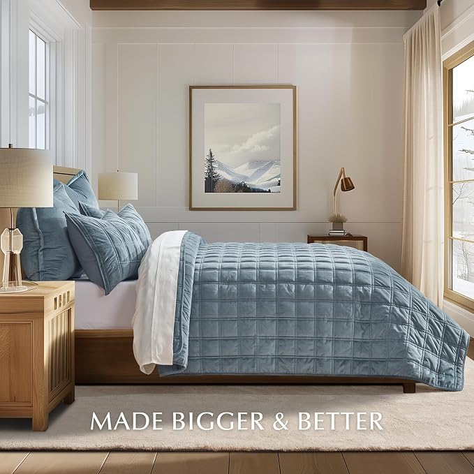 EverGrace 3 Pieces Luxurious Velvet Quilt Queen Size, Ultra Soft Bedspread Coverlet Set, Double Box Stitch Lightweight Velvet Comforter for All Season with 2 Shams, Blue Linen, 92"x96"