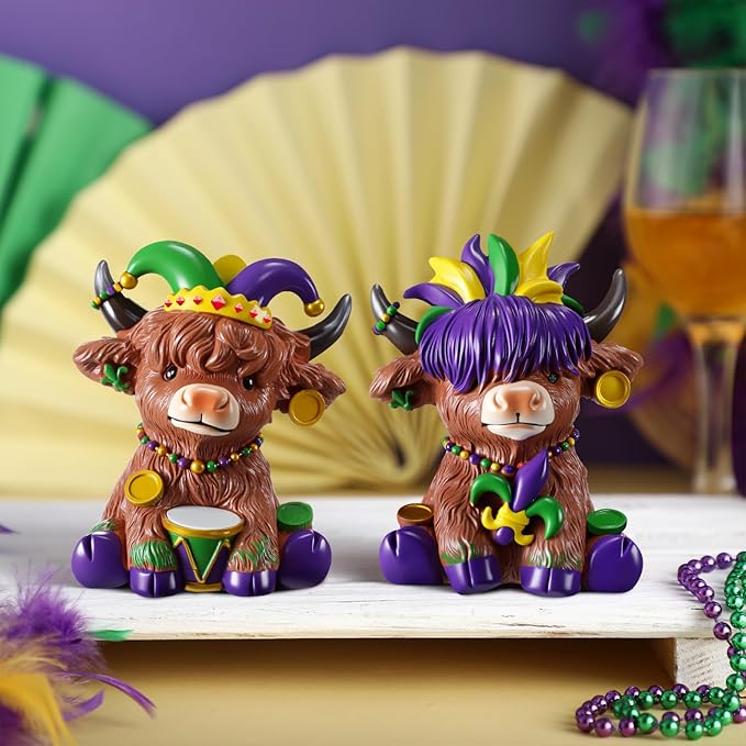 Karenhi 2 Pcs Mardi Gras Highland Cow Figurines, Carnival Feather Mask Beads Scottish Cow Resin Statues Gnomes Gifts for Tiered Tray Table Home Kitchen Office Party Decor