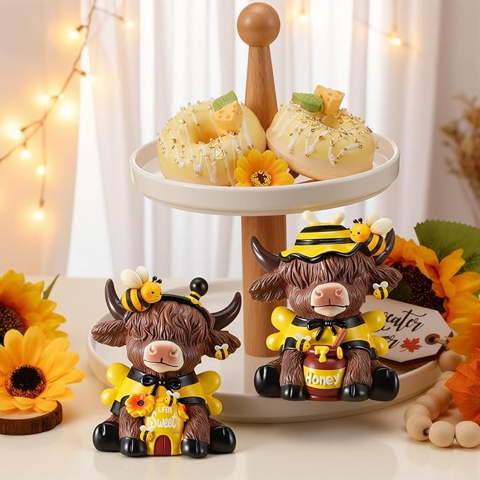 Karenhi 2 Pcs Bee Highland Cow Figurines, Bee Costume Resin Honey Cow Gnomes Scottish Resin Statue Calf Lovers Gifts for Spring Home Garden Kitchen Office Tiered Tray Table Decor