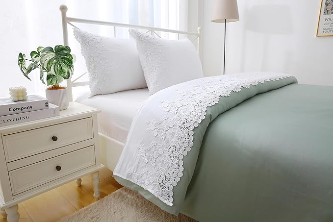 White Lace Pillow Shams with 3D Flowers Retro Noble Luxury Elegant Look Pillowcases 100% Cotton King Size 2-Pack