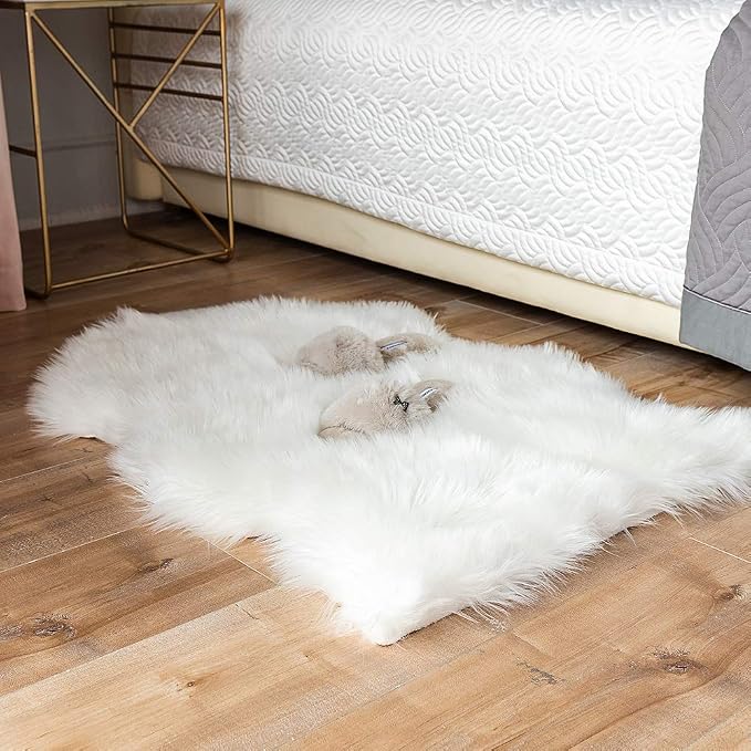 Carvapet Luxury White Faux Sheepskin Chair Cover Seat Cushion - 2x3ft Soft Plush Fur Desk Armchair Pad, Washable Shaggy Bedside Rug for Bedroom