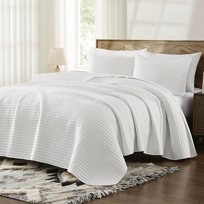 WRENSONGE White Quilt Set Queen Size-3 Pieces Lightweight Bedspreads Summer Coverlet for All Season, Soft Quilt Bedding Set with 2 Pillow Shams Suitable for Bed & Couch