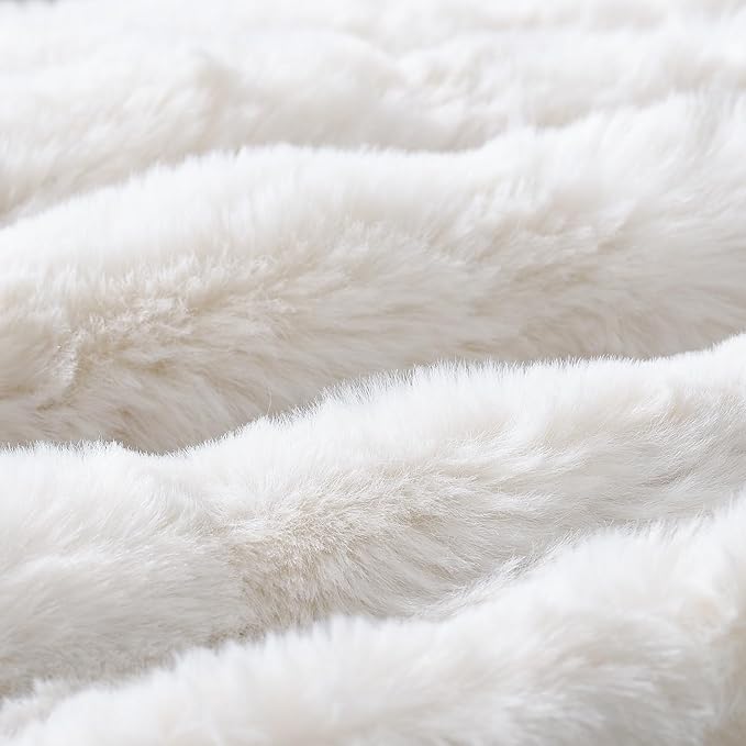 MADIZZ Pack of 2 Thick Plush Faux Wool Throw Pillow Covers Soft Boho Throw Pillows Luxurious Cushion Covers for Couch Sofa Bedroom Living Room Home Decor 12x20 Inch Cream