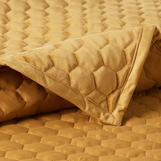 Tribeca Living Lugano Oversized Velvet Quilt Set - All Season, Extra Large, 3 Piece Queen Size Comforter Set with 2 Pillow Shams in Gold Honeycomb Pattern 260GSM